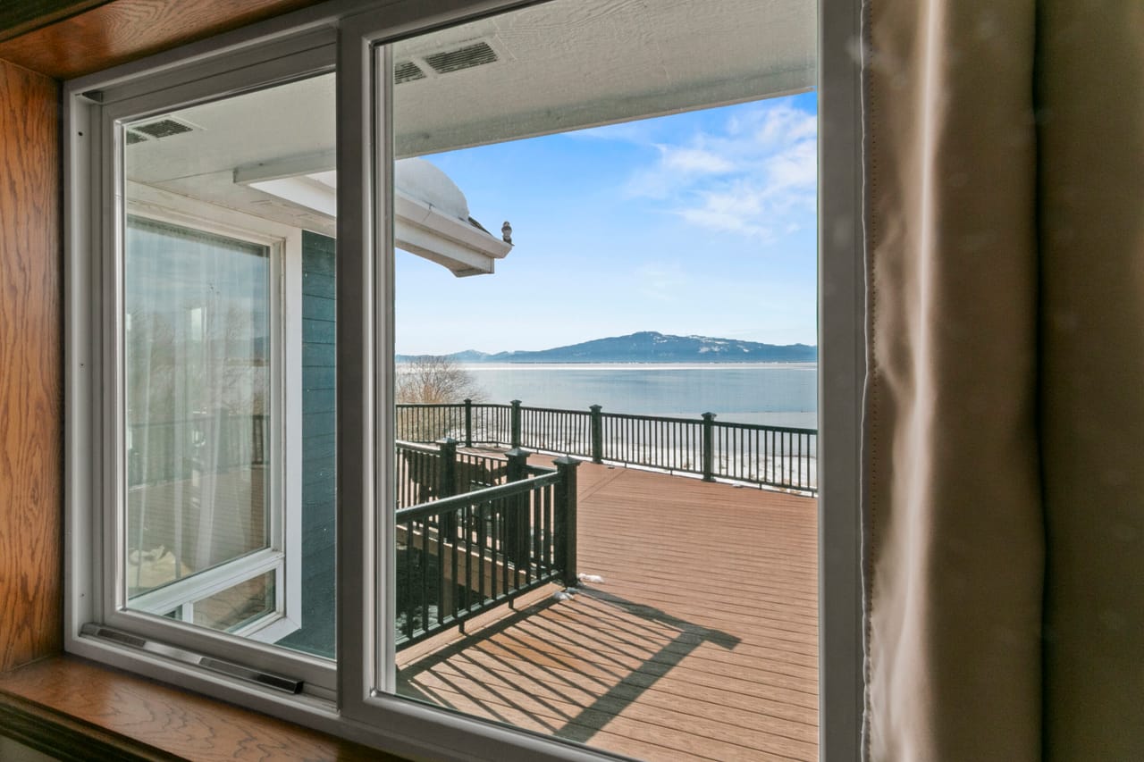 Stunning Lakefront Home Living on Agency Lake 38038 Modoc Point Rd, Chiloquin, OR