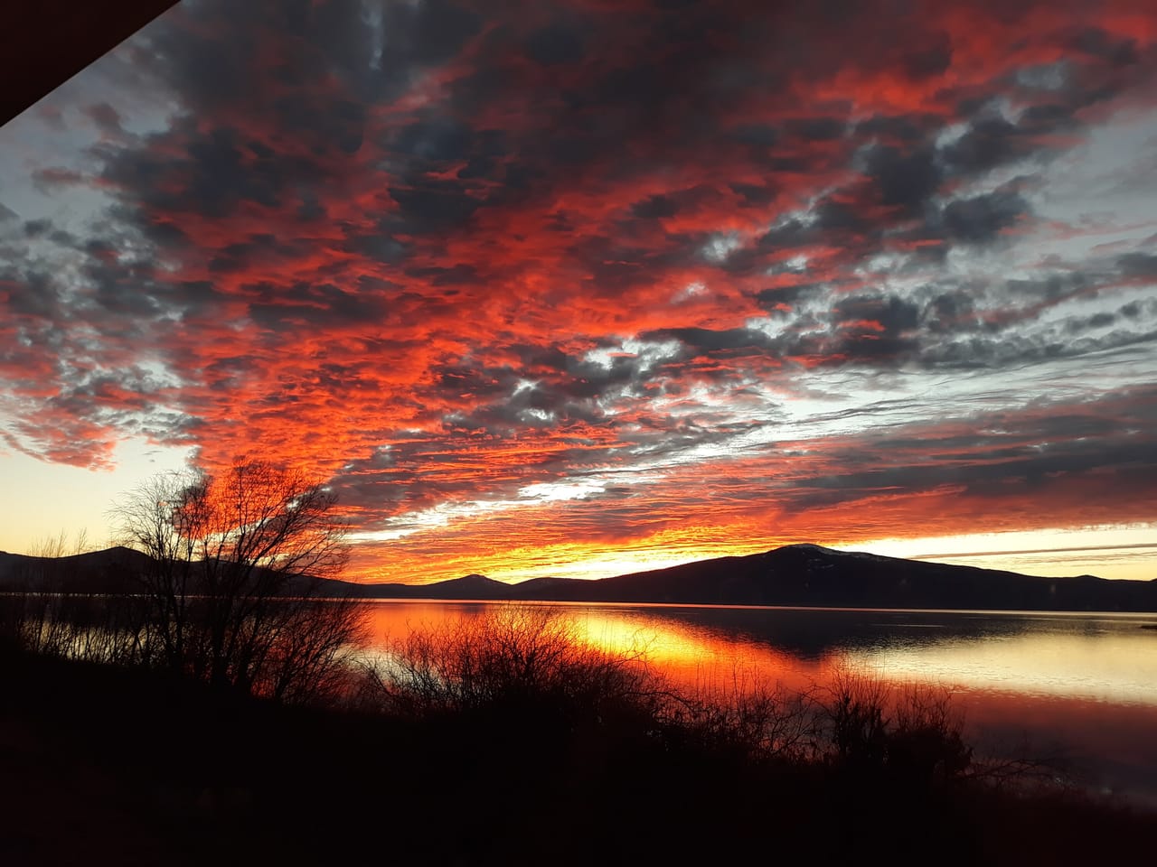 Stunning Lakefront Home Living on Agency Lake 38038 Modoc Point Rd, Chiloquin, OR