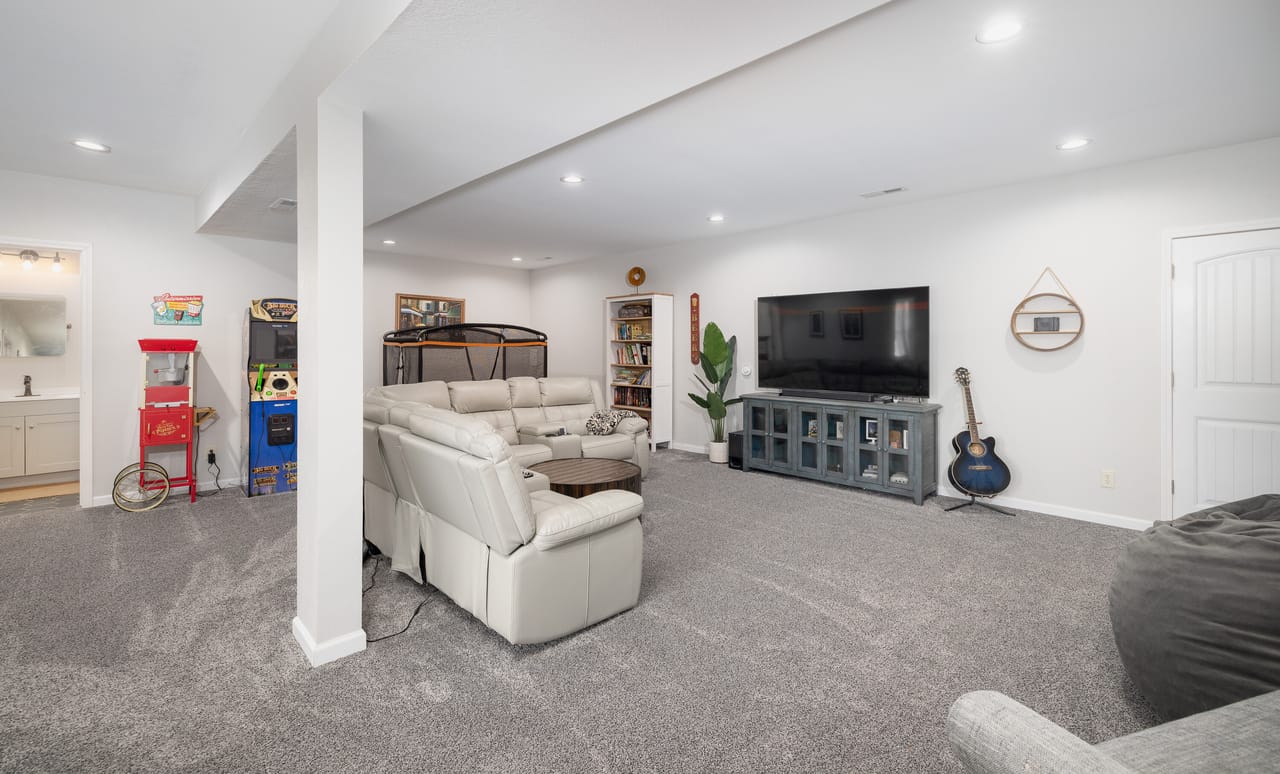 Listing Image 59