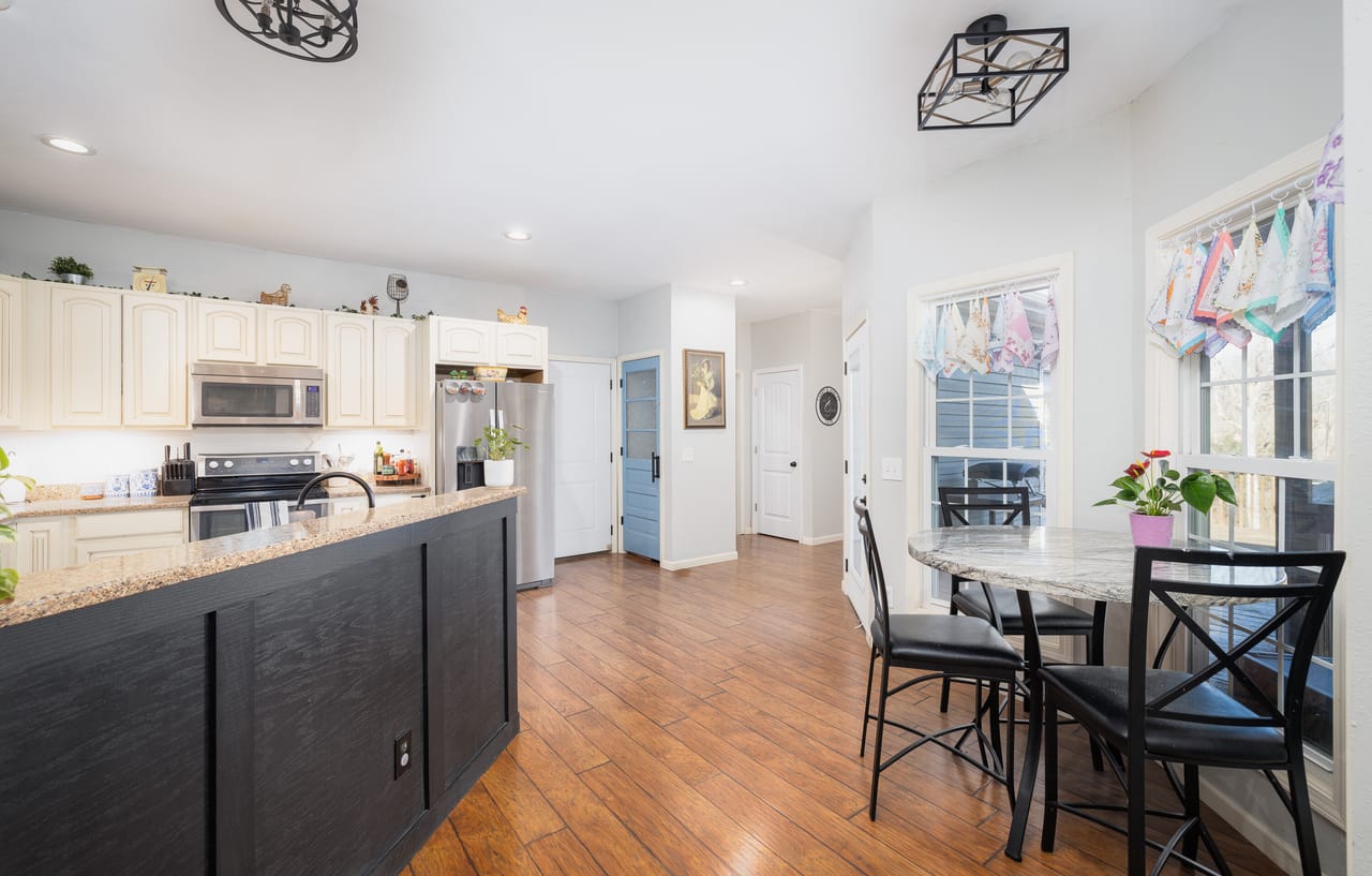 Listing Image 129