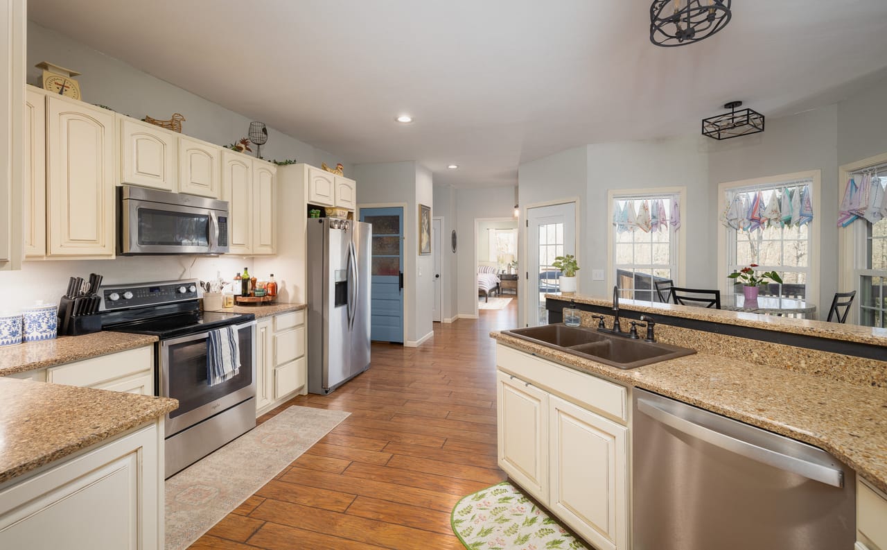 Listing Image 130