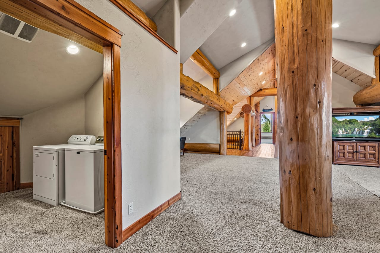 Listing Image 80