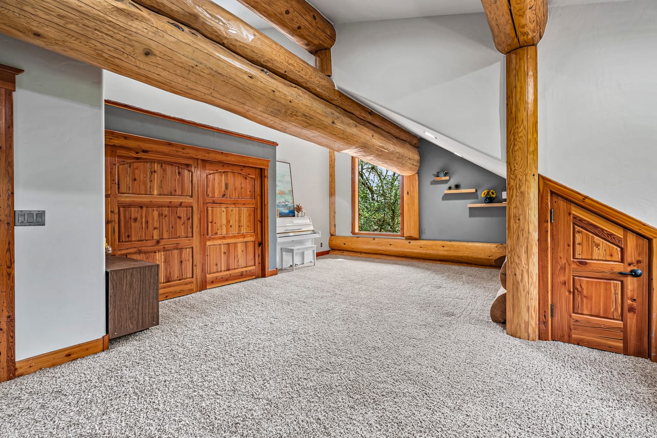 Listing Image 82