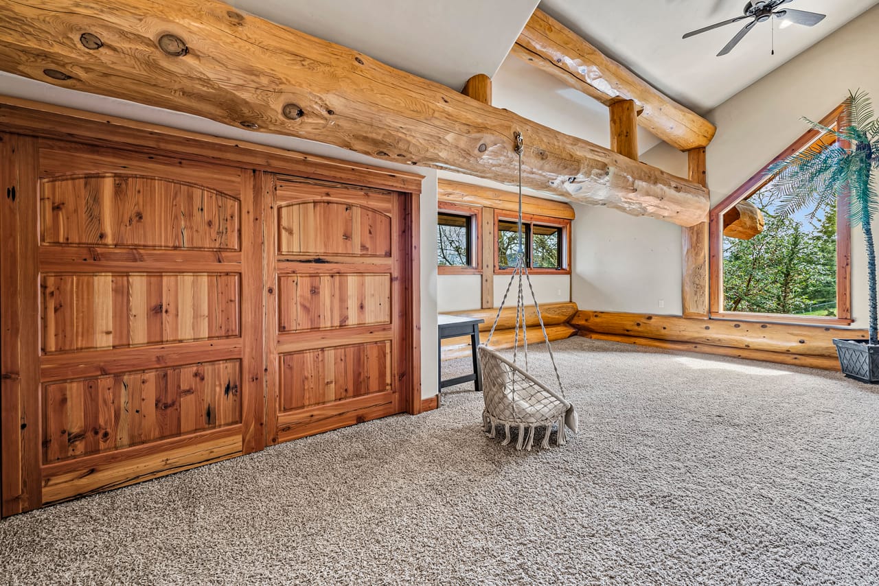 Listing Image 83