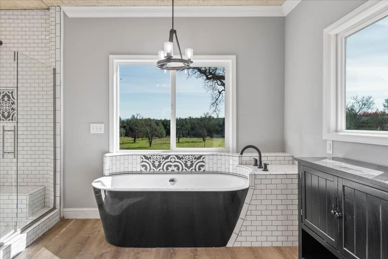 Listing Image 125