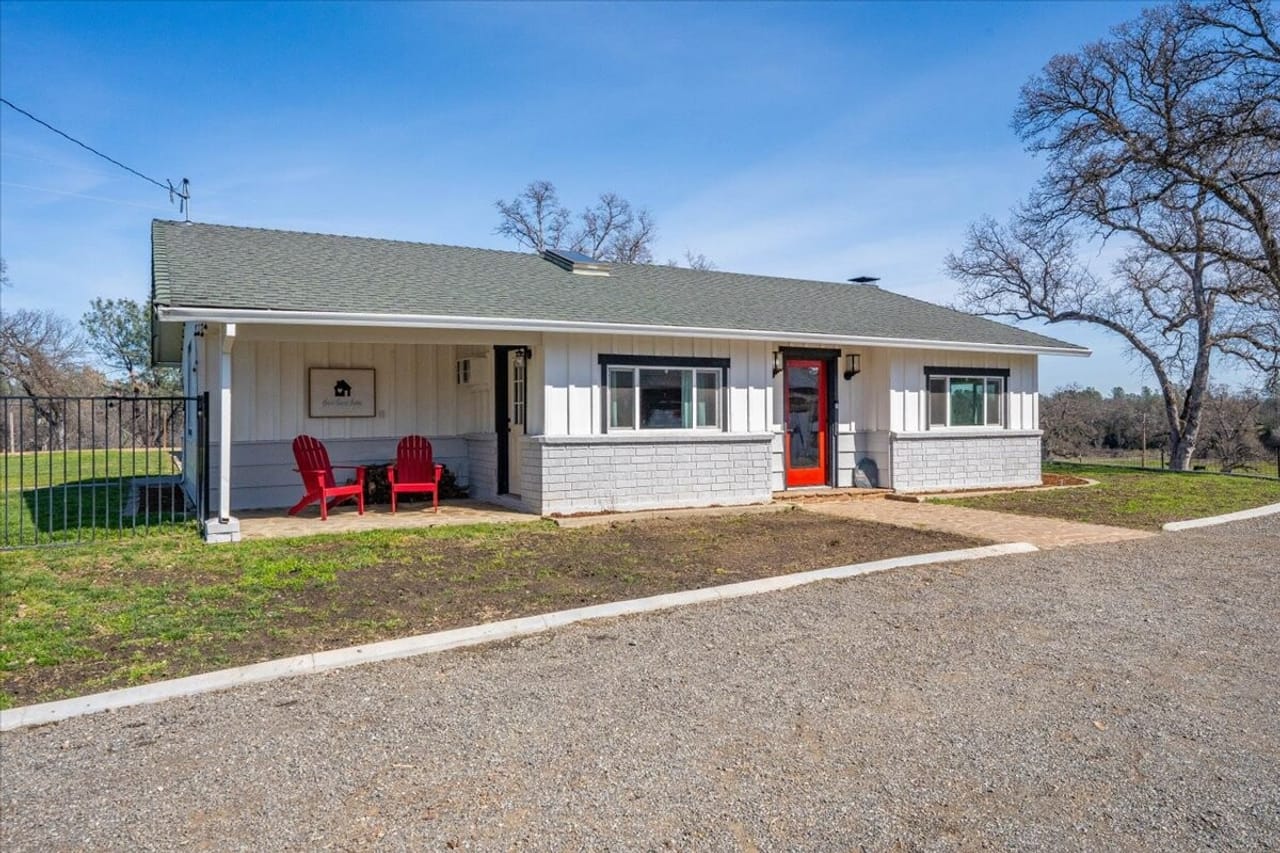 Listing Image 11