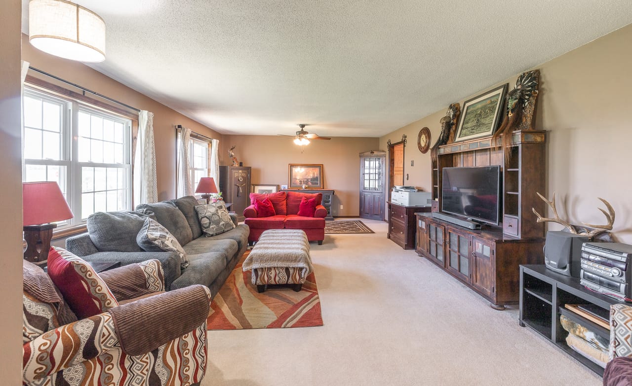 Listing Image 11
