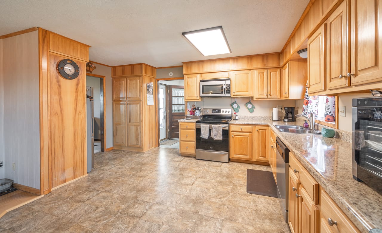 Listing Image 15