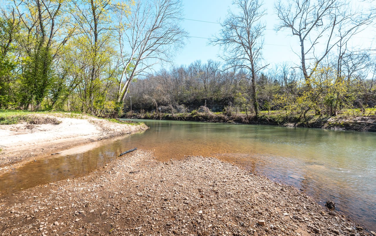 Tight Lines Lodge