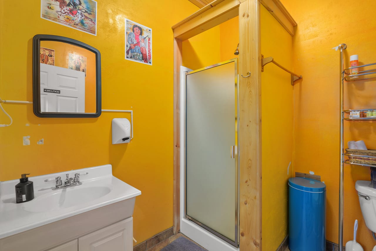 Listing Image 123