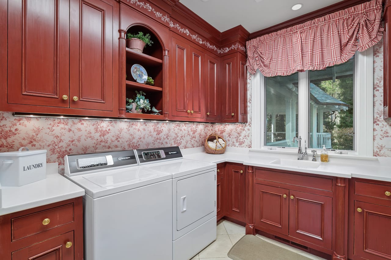 Listing Image 111