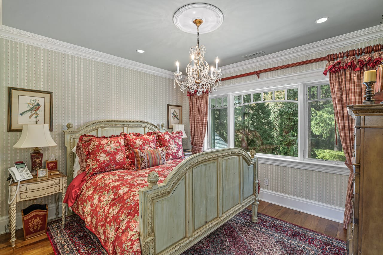 Listing Image 127
