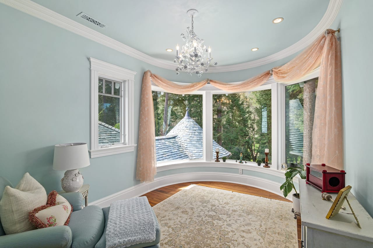 Listing Image 129