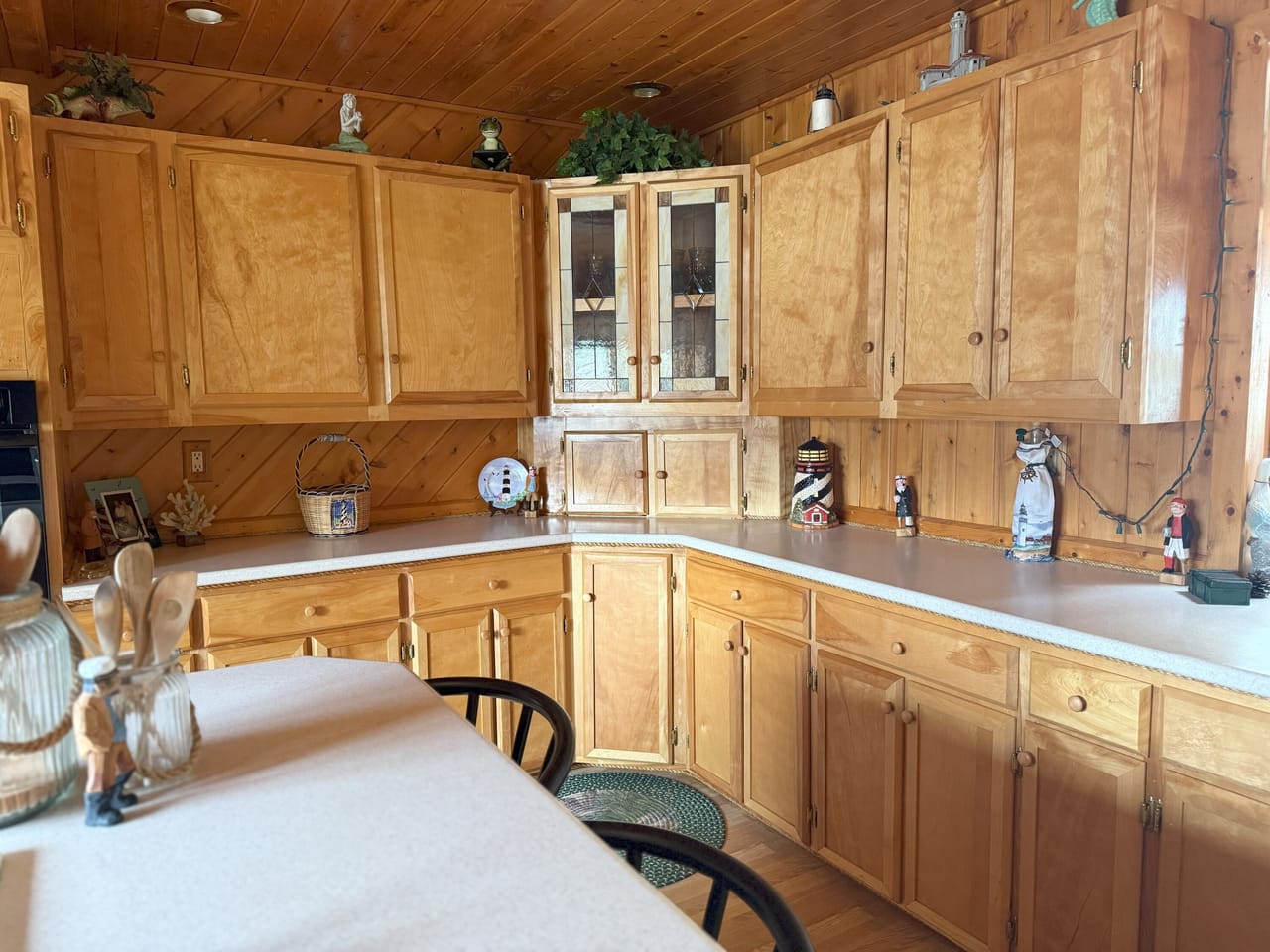 Prestigious Harbor Refuge Lakefront Home 50172420