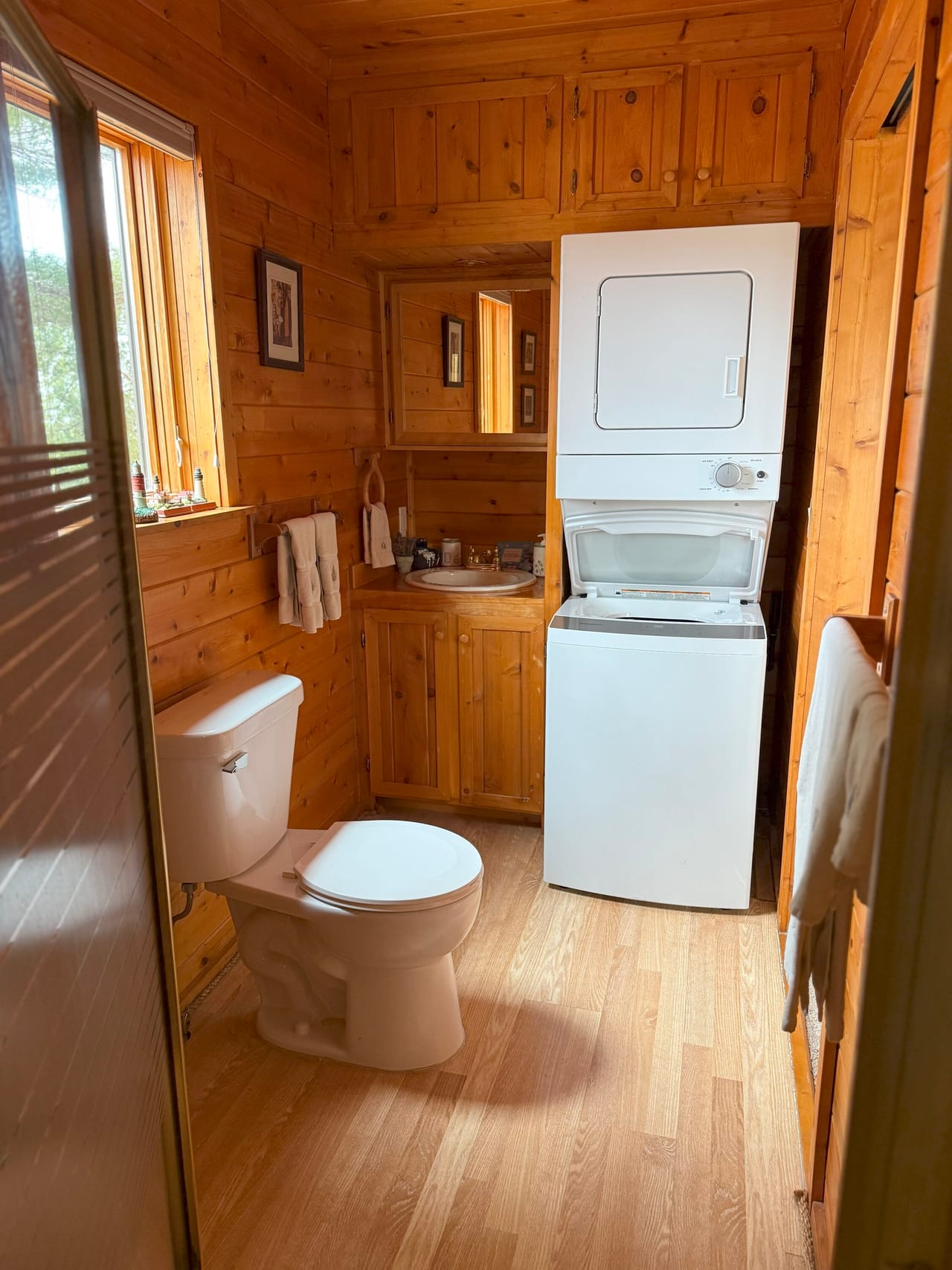 Prestigious Harbor Refuge Lakefront Home 50172420