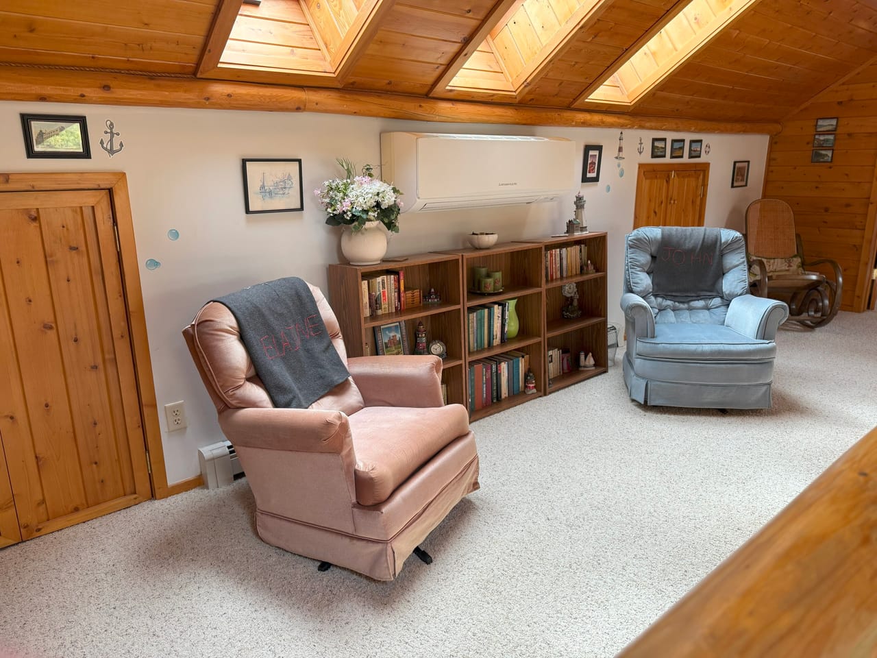 Prestigious Harbor Refuge Lakefront Home 50172420