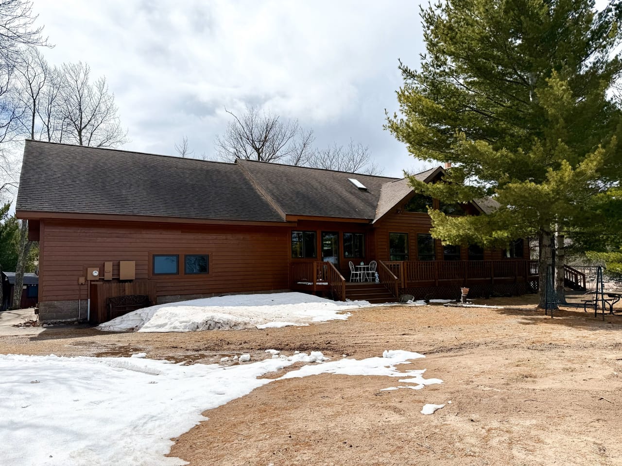 Prestigious Harbor Refuge Lakefront Home 50172420