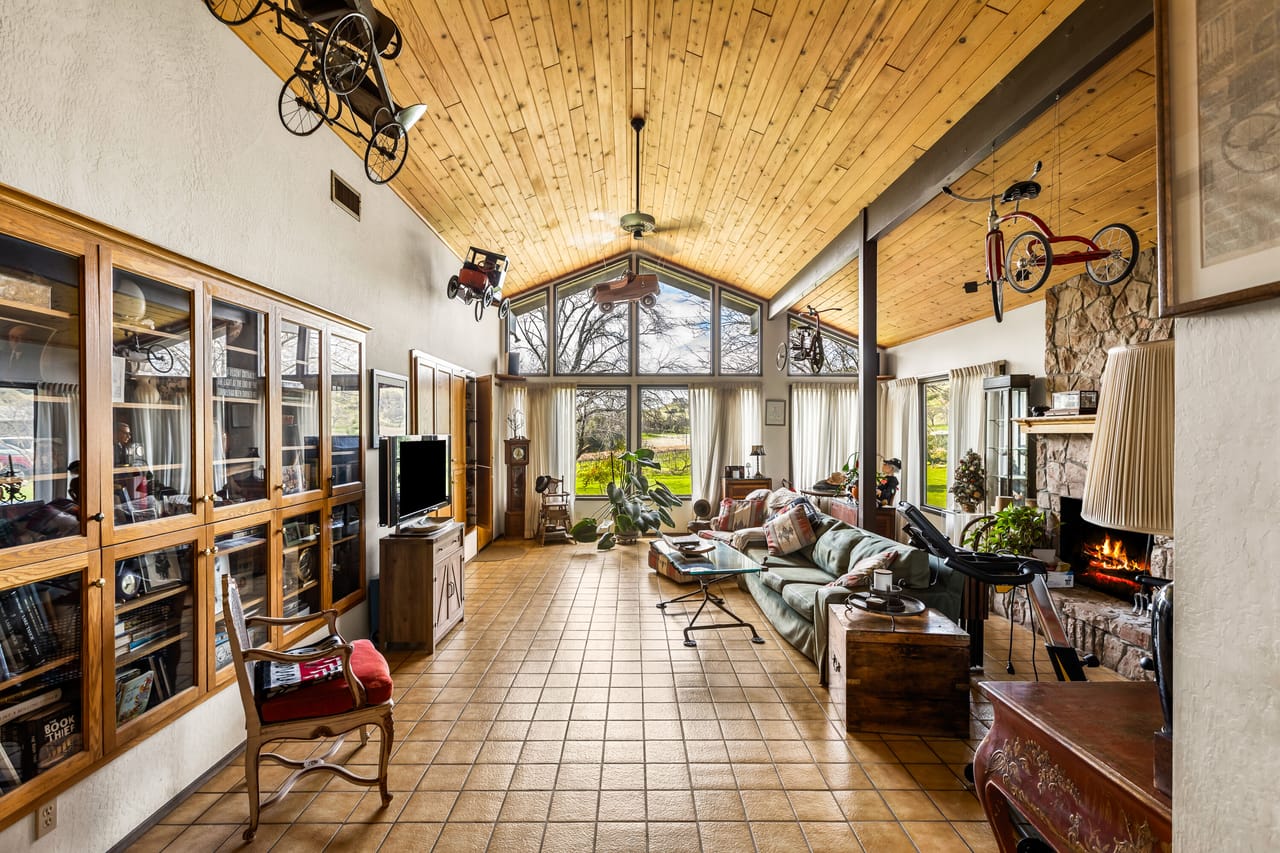 Listing Image 14