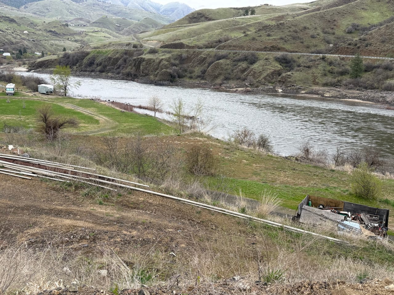 Buildable lot on the Salmon River