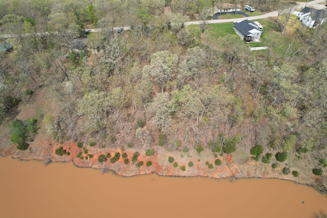 Lake lot Terre Du Lac