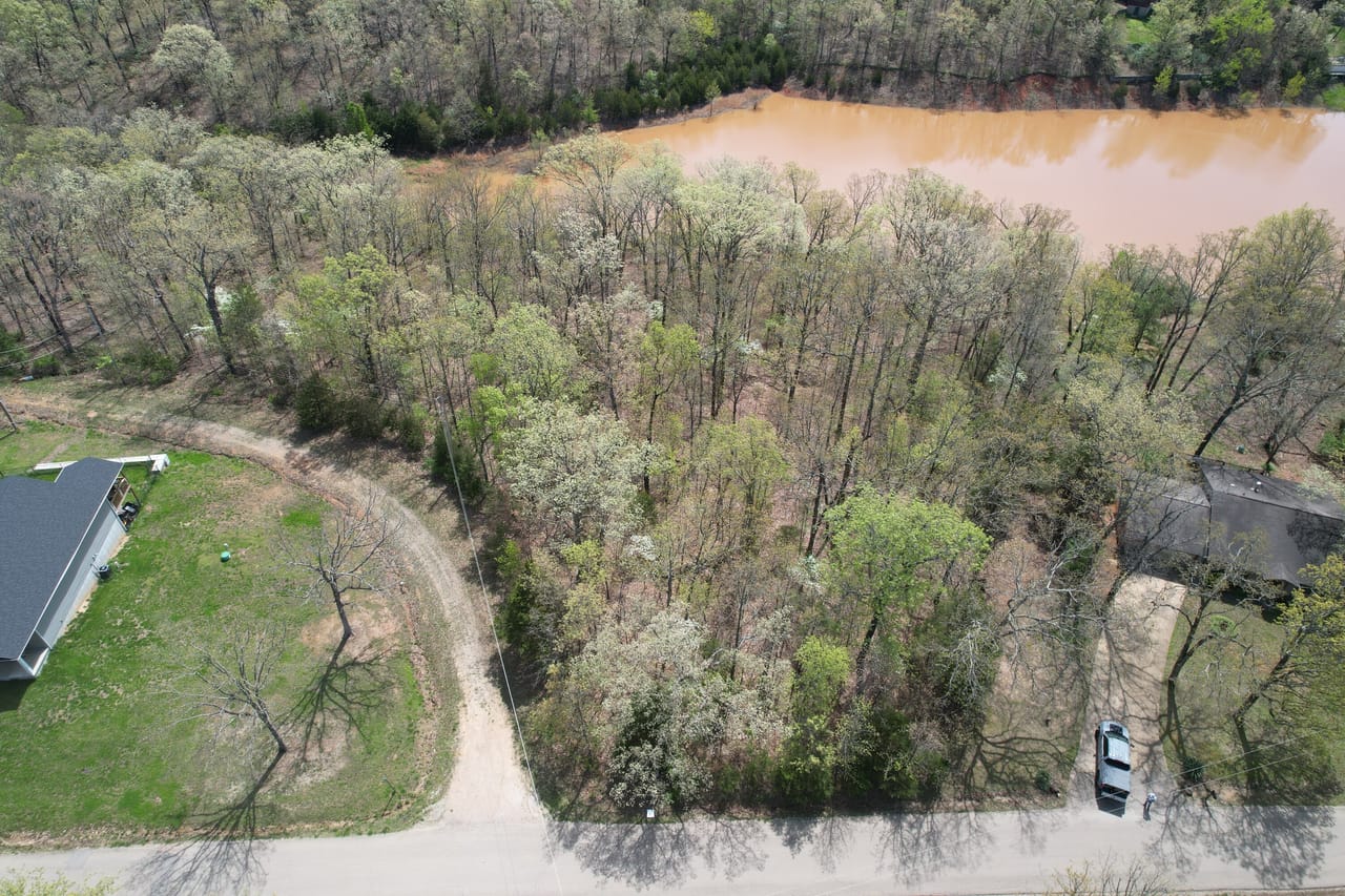 Lake lot Terre Du Lac