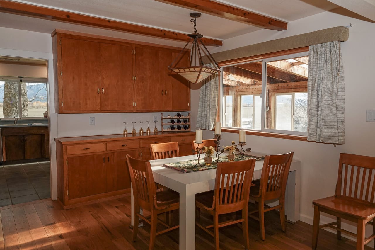 Listing Image 8