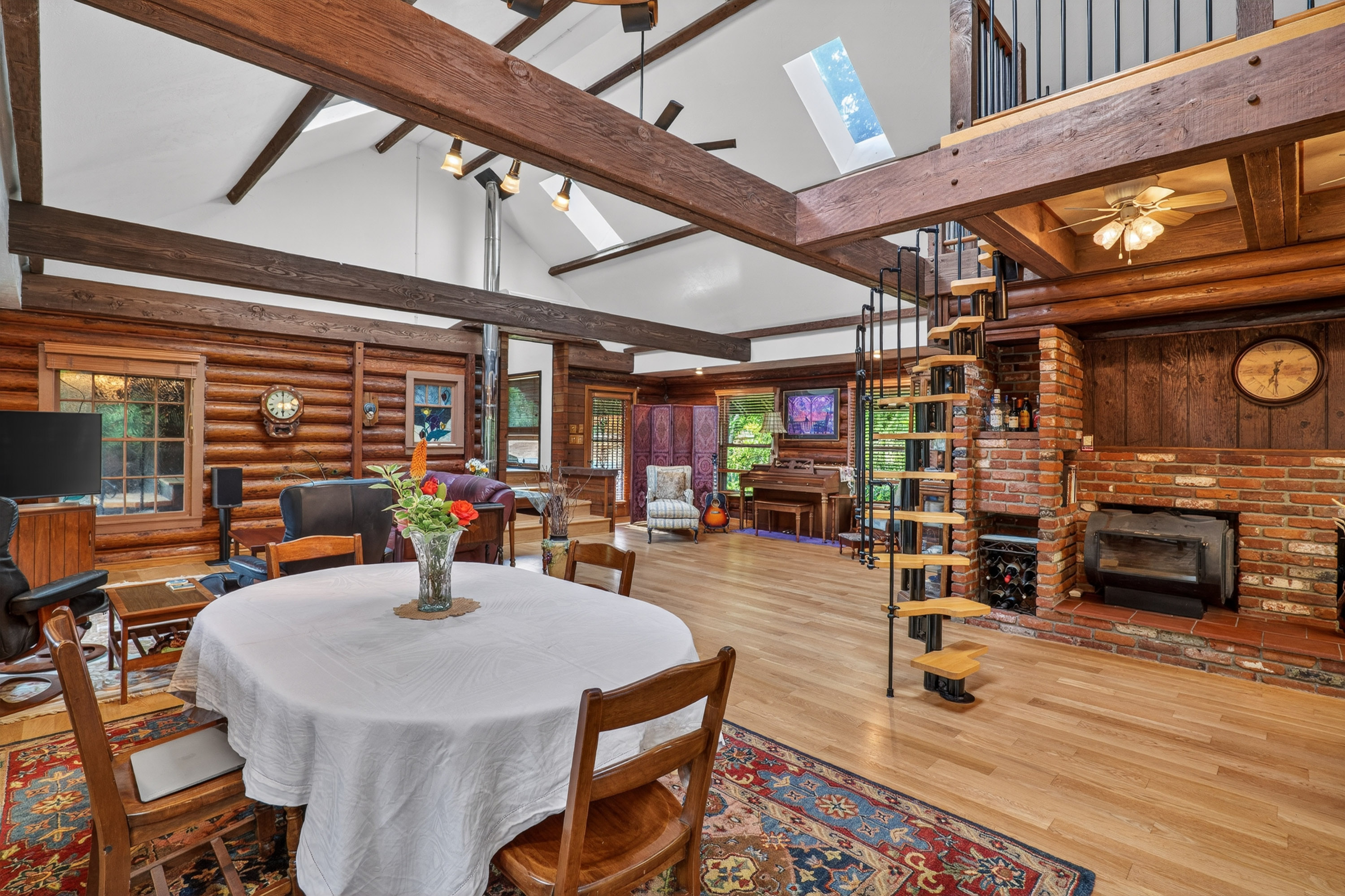 Listing Image 9