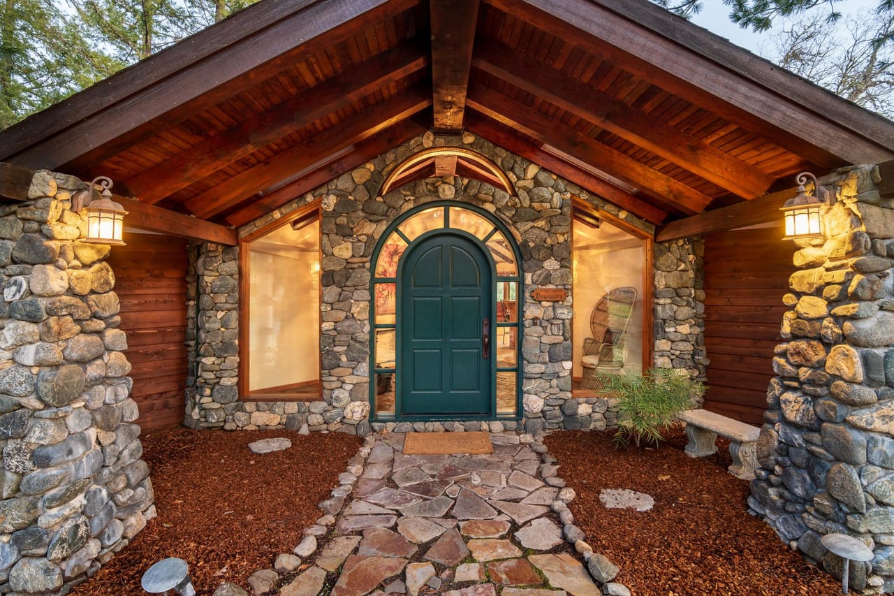 Listing Image 5