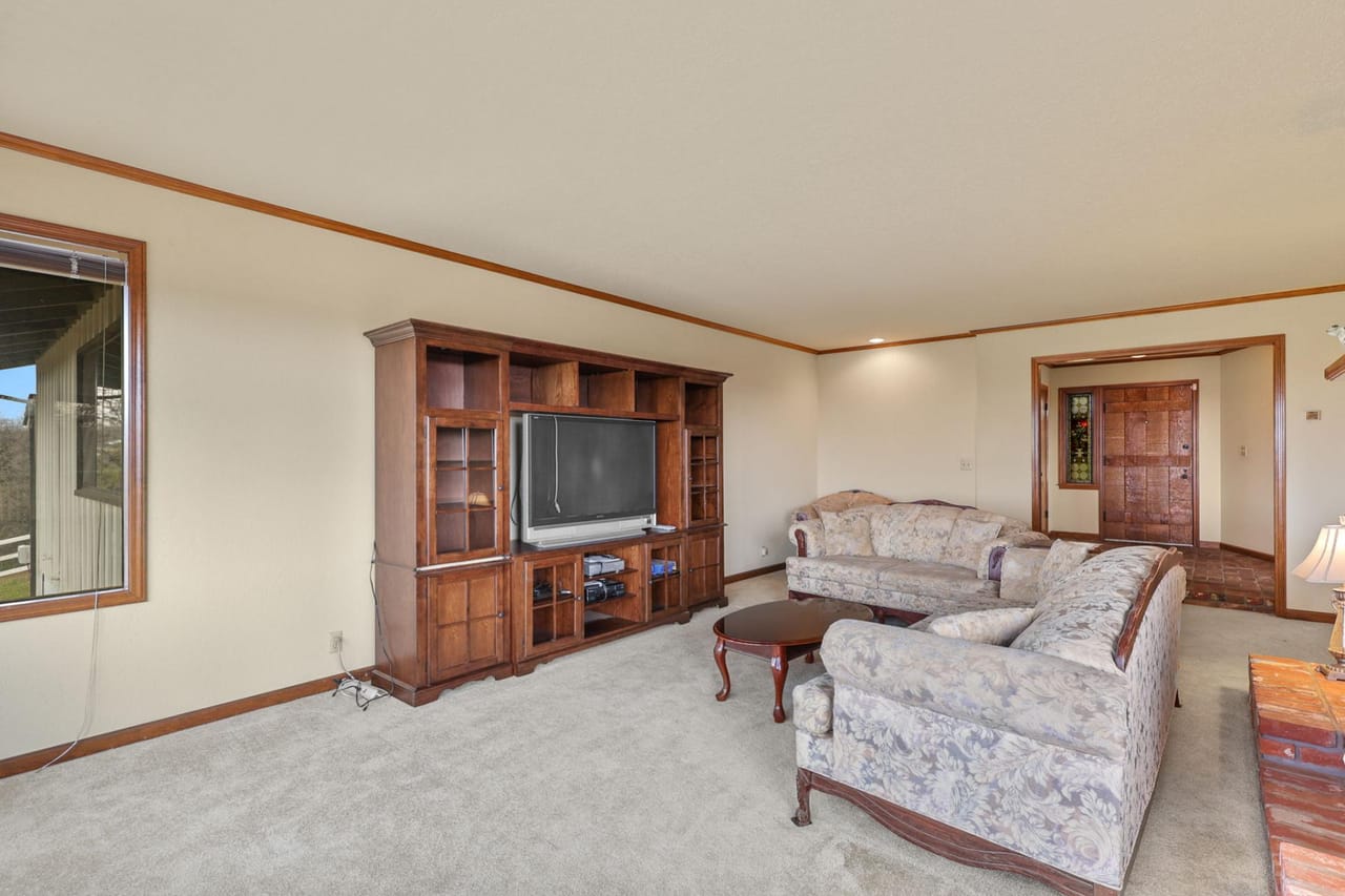 Listing Image 54