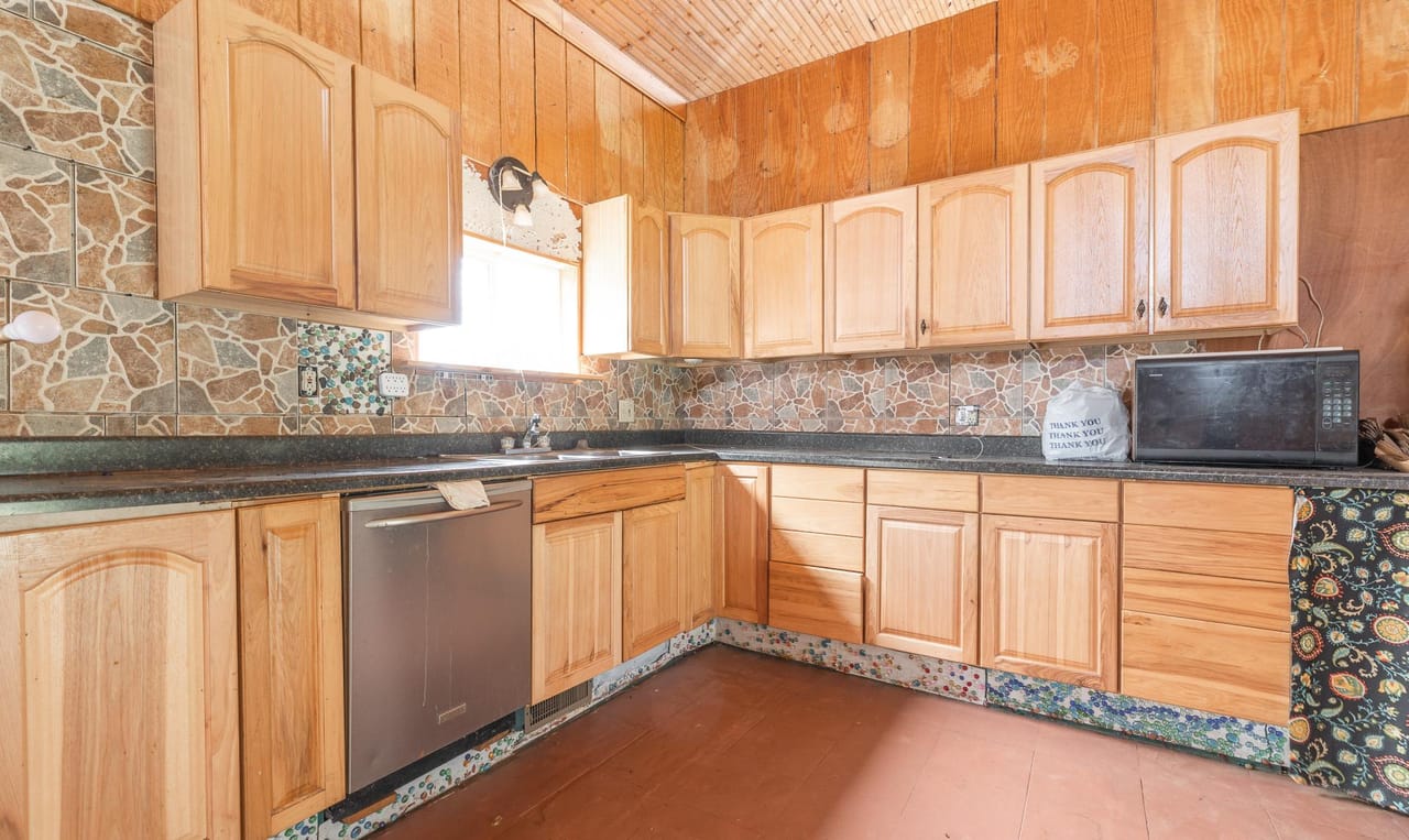 Listing Image 17