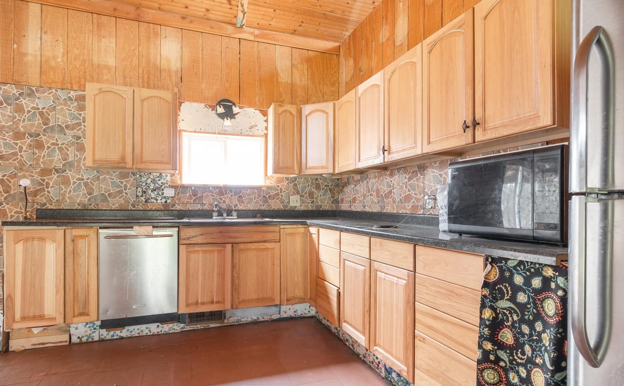 Listing Image 19