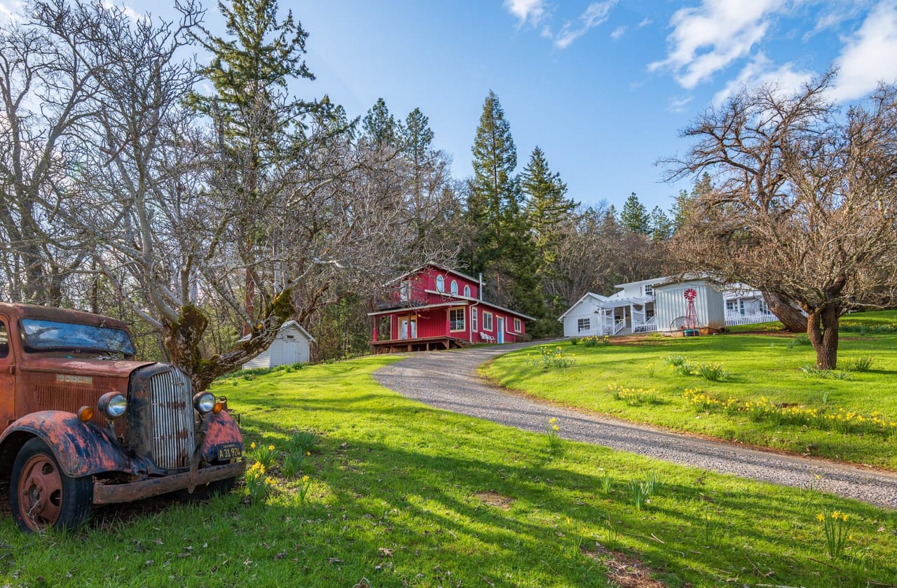 Listing Image 10