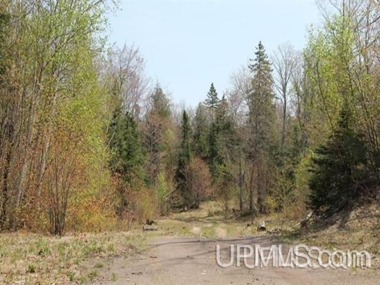1777 Acres w/3 Lakes