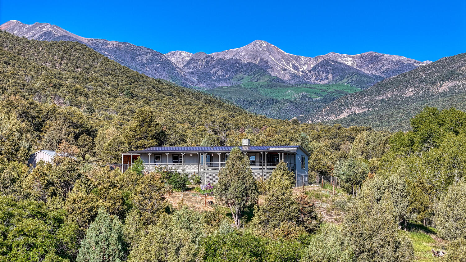 A true Colorado Mountain retreat!