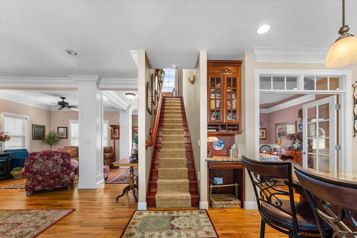 Listing Image 16