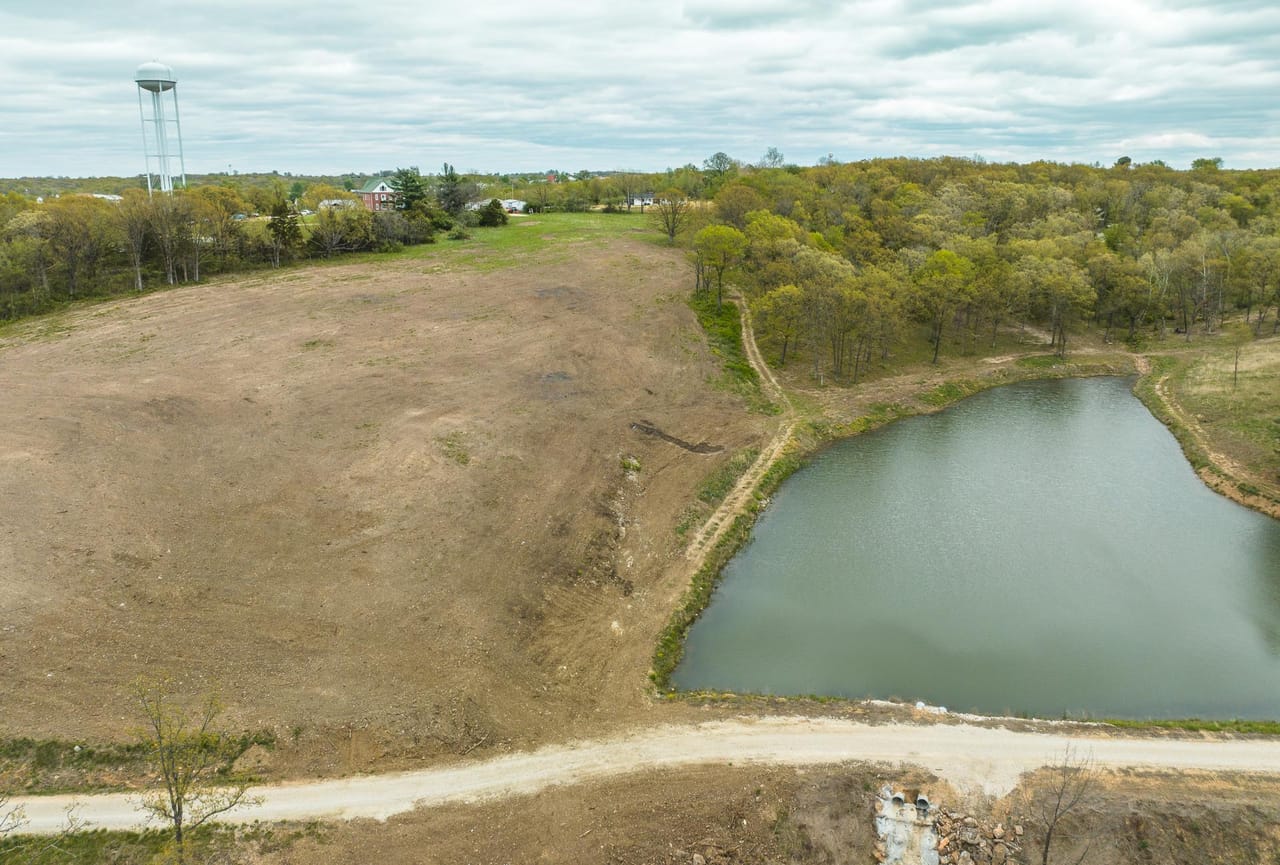 Listing Image 8