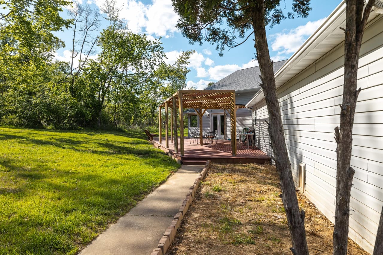 Listing Image 14