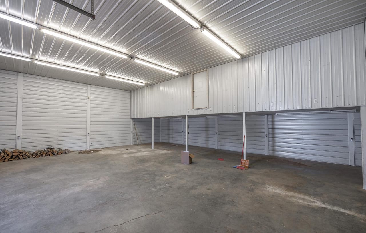 Listing Image 25