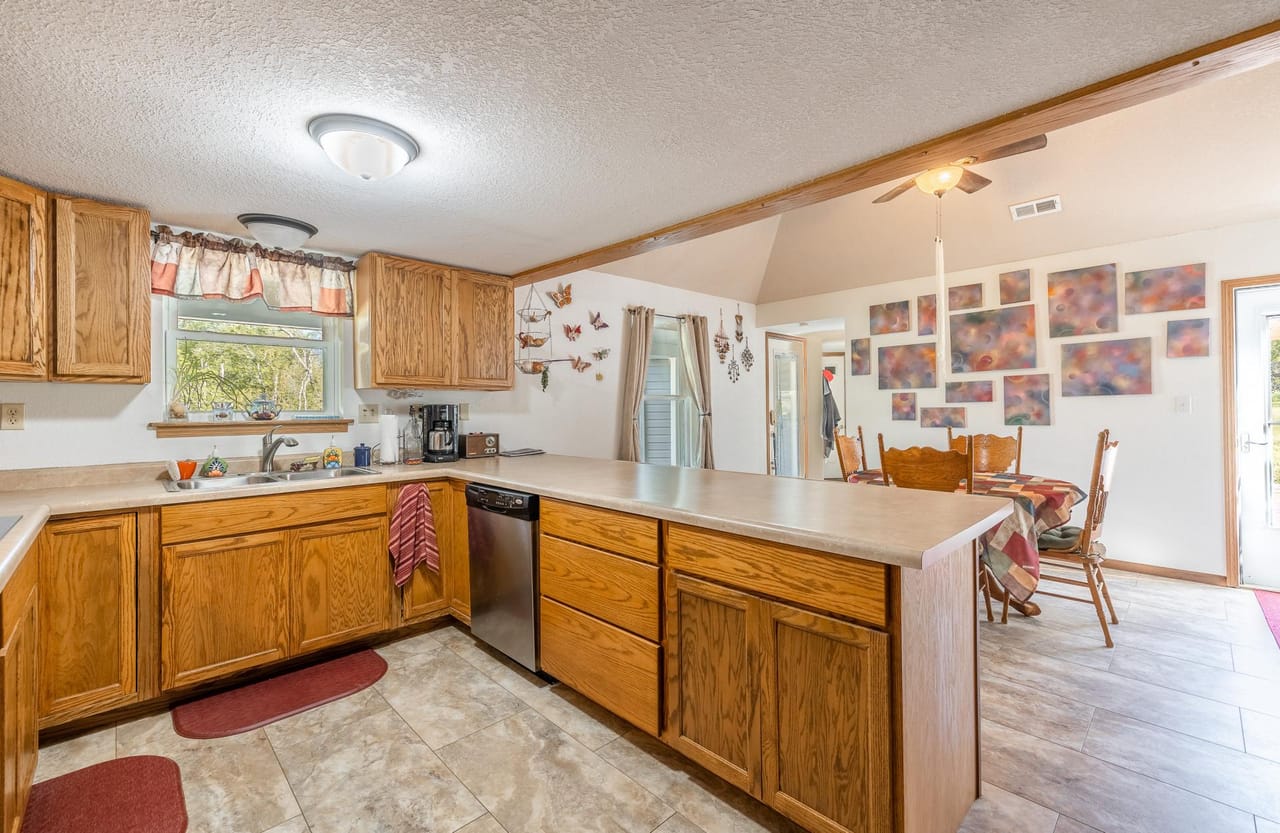 Listing Image 15