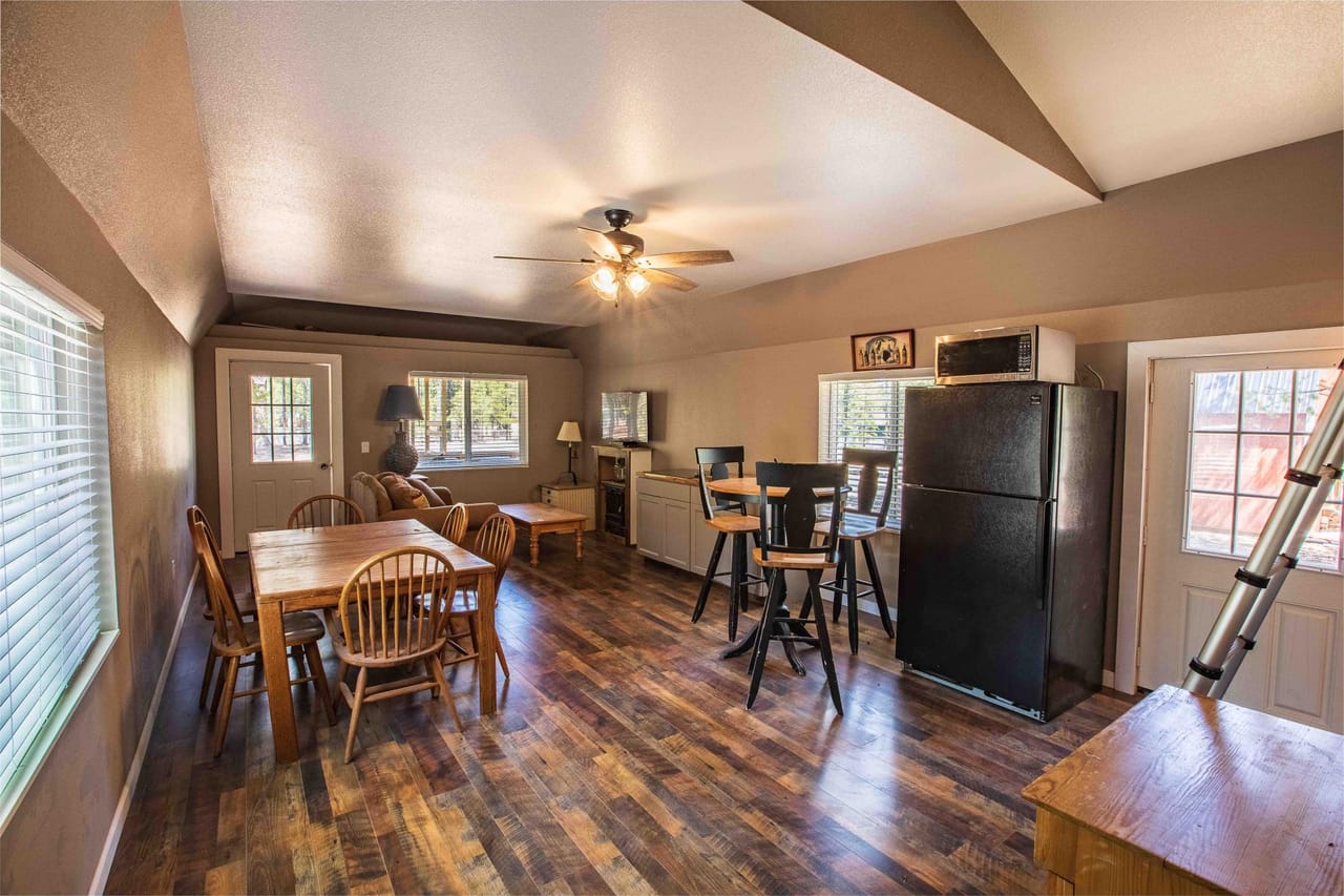 Listing Image 10