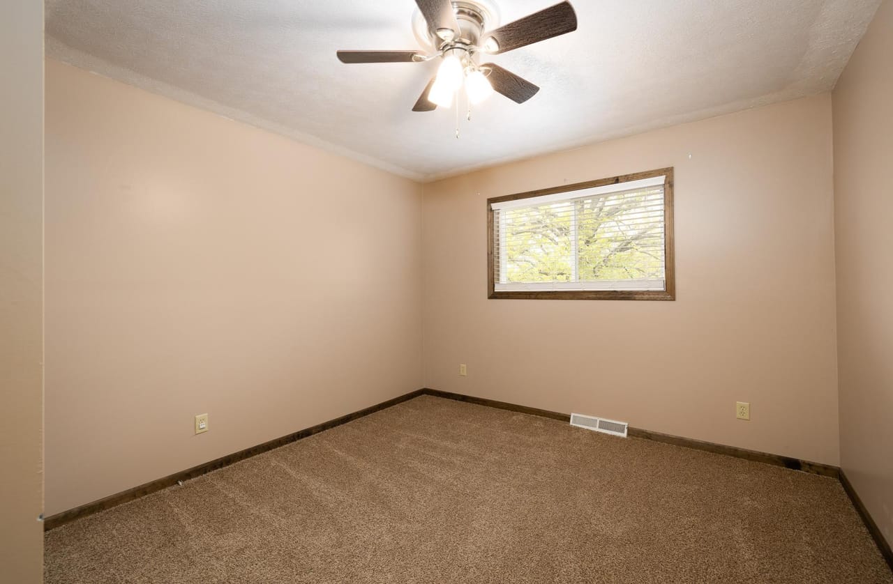 Listing Image 52
