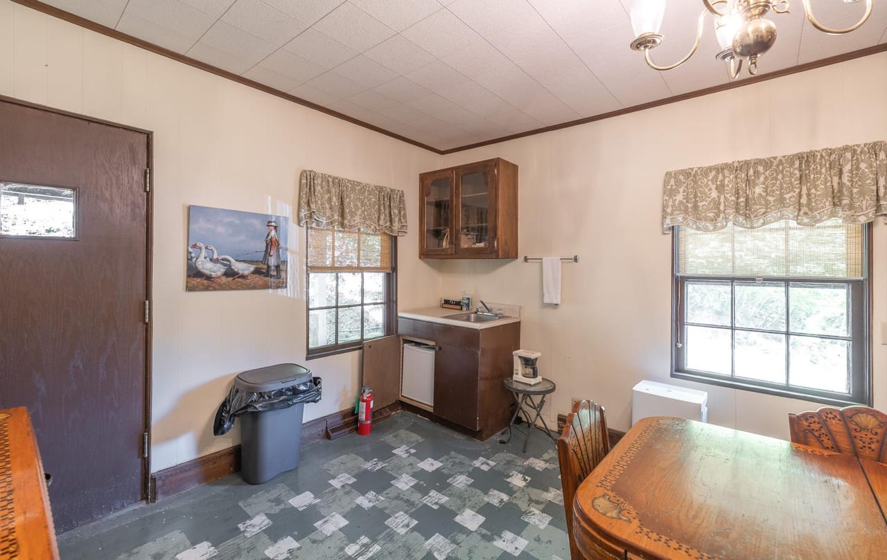 Listing Image 14