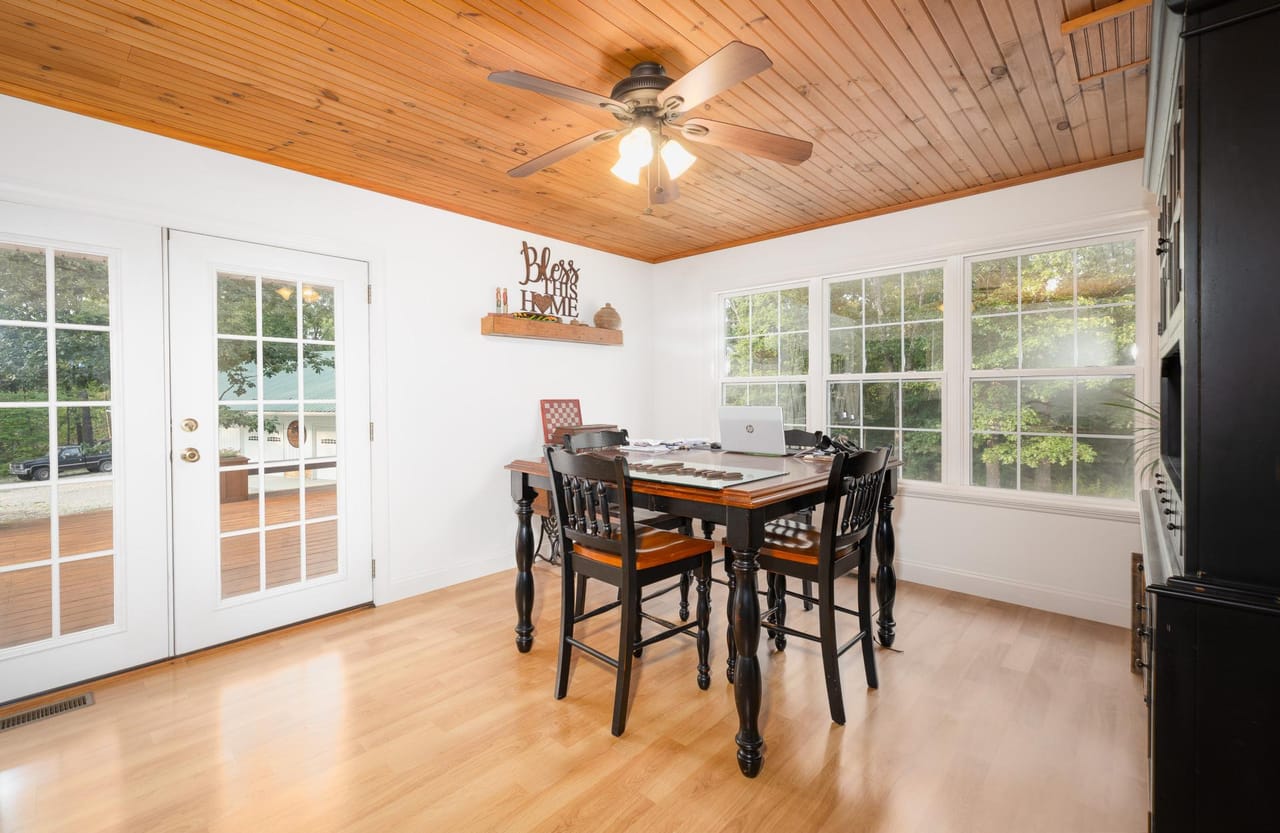 Listing Image 10