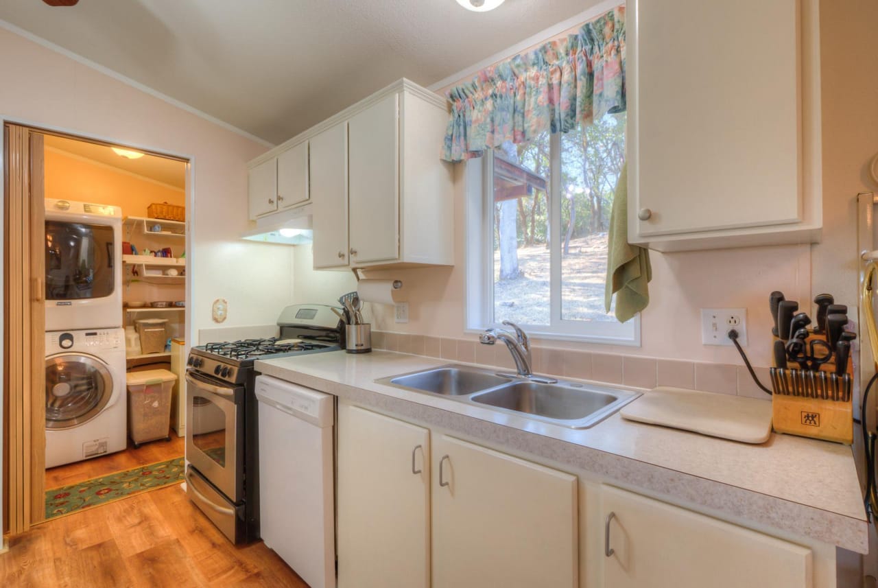 Listing Image 80
