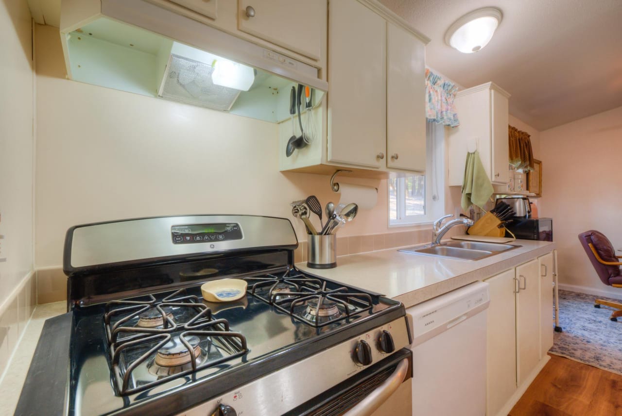 Listing Image 82