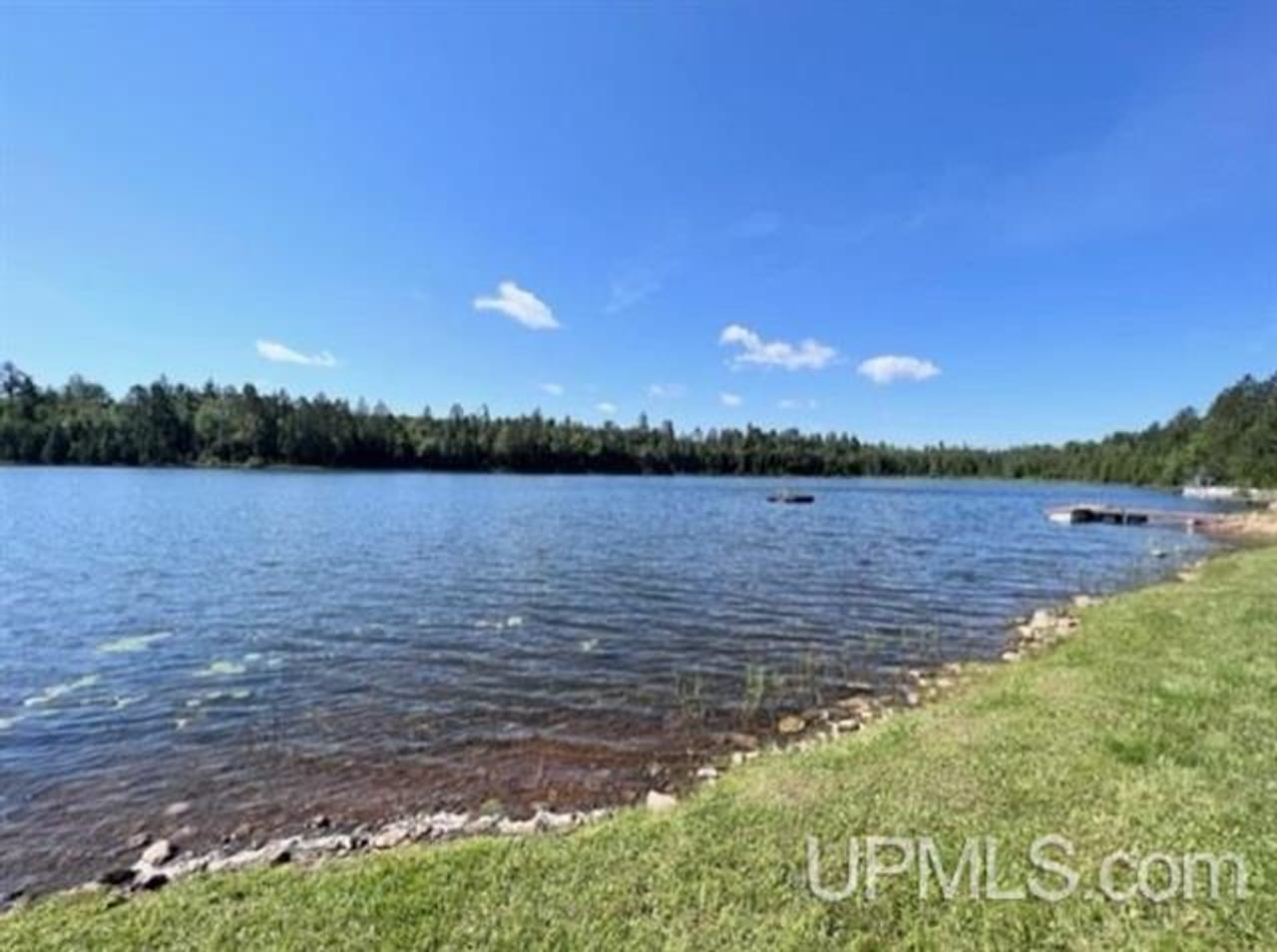 Beautiful Remote Lake Home 50088597