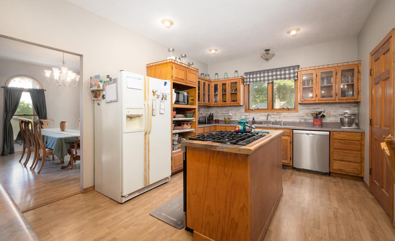 Listing Image 80