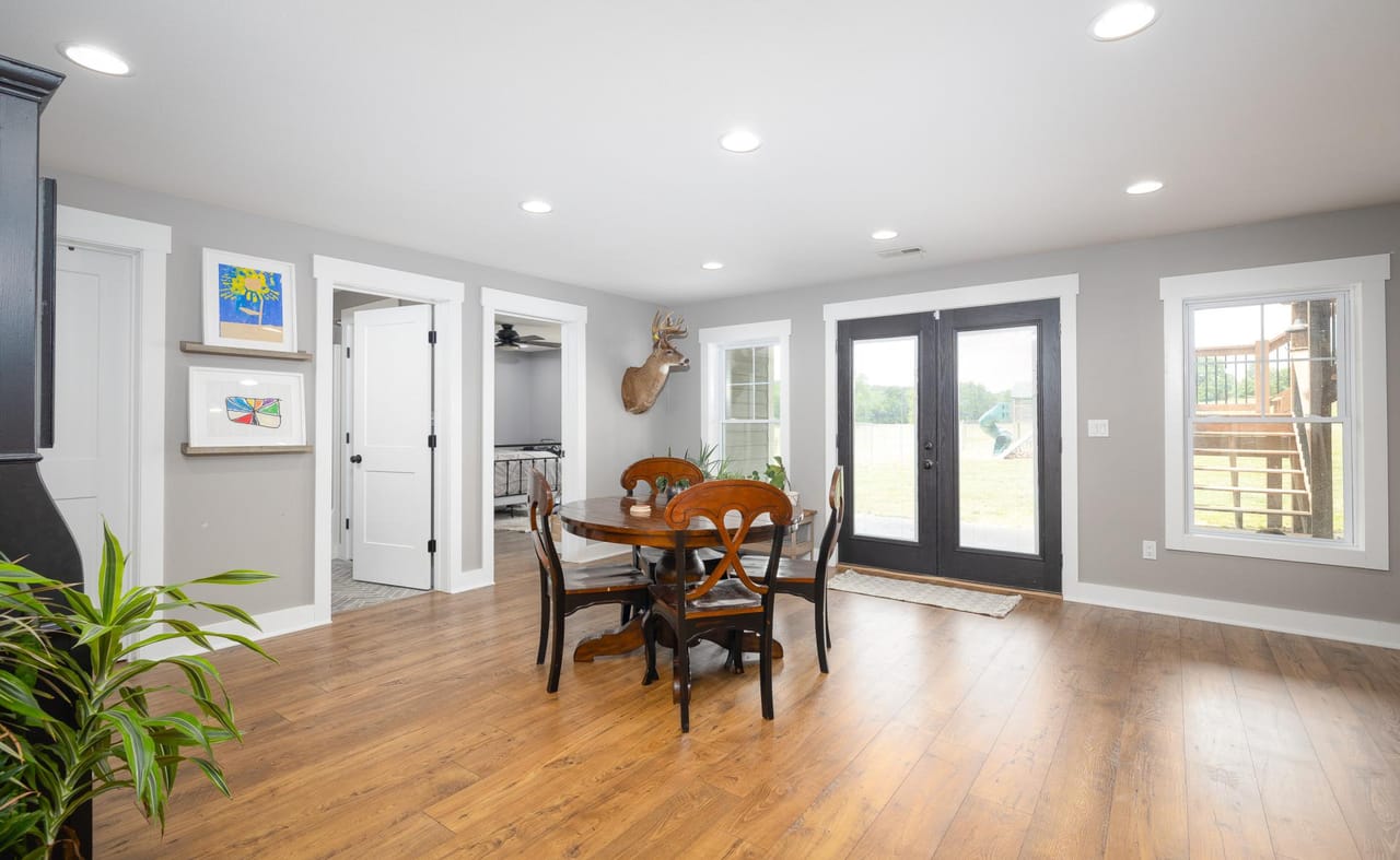 Listing Image 14