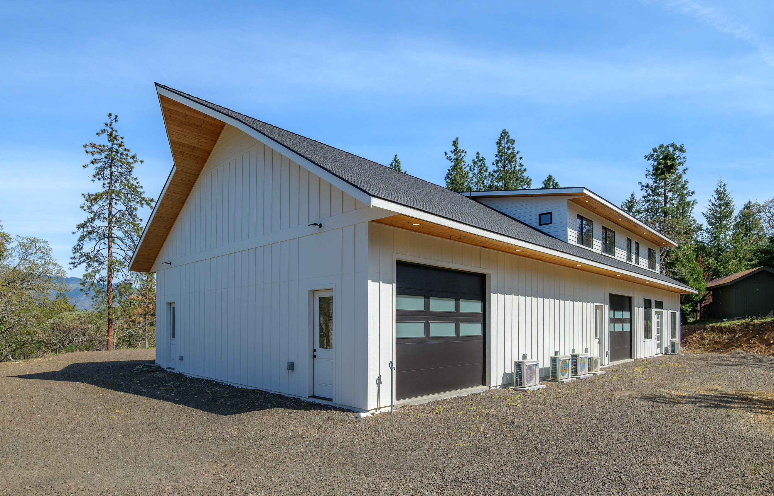 1694 Old Siskiyou Hwy