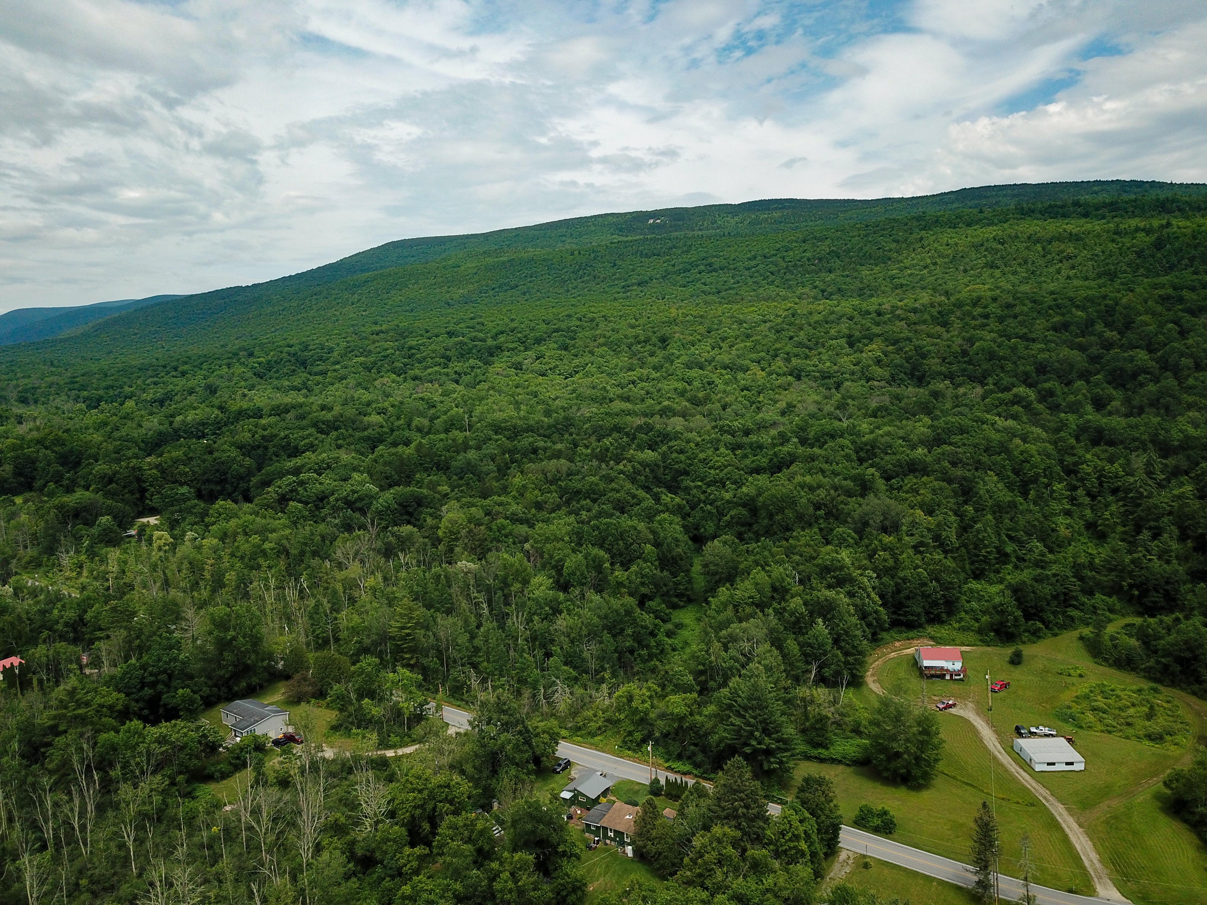 1073 Chapel Rd - Bennington